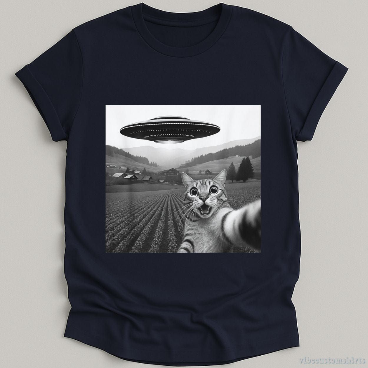 Cat Selfie With UFO Shirt product image 3