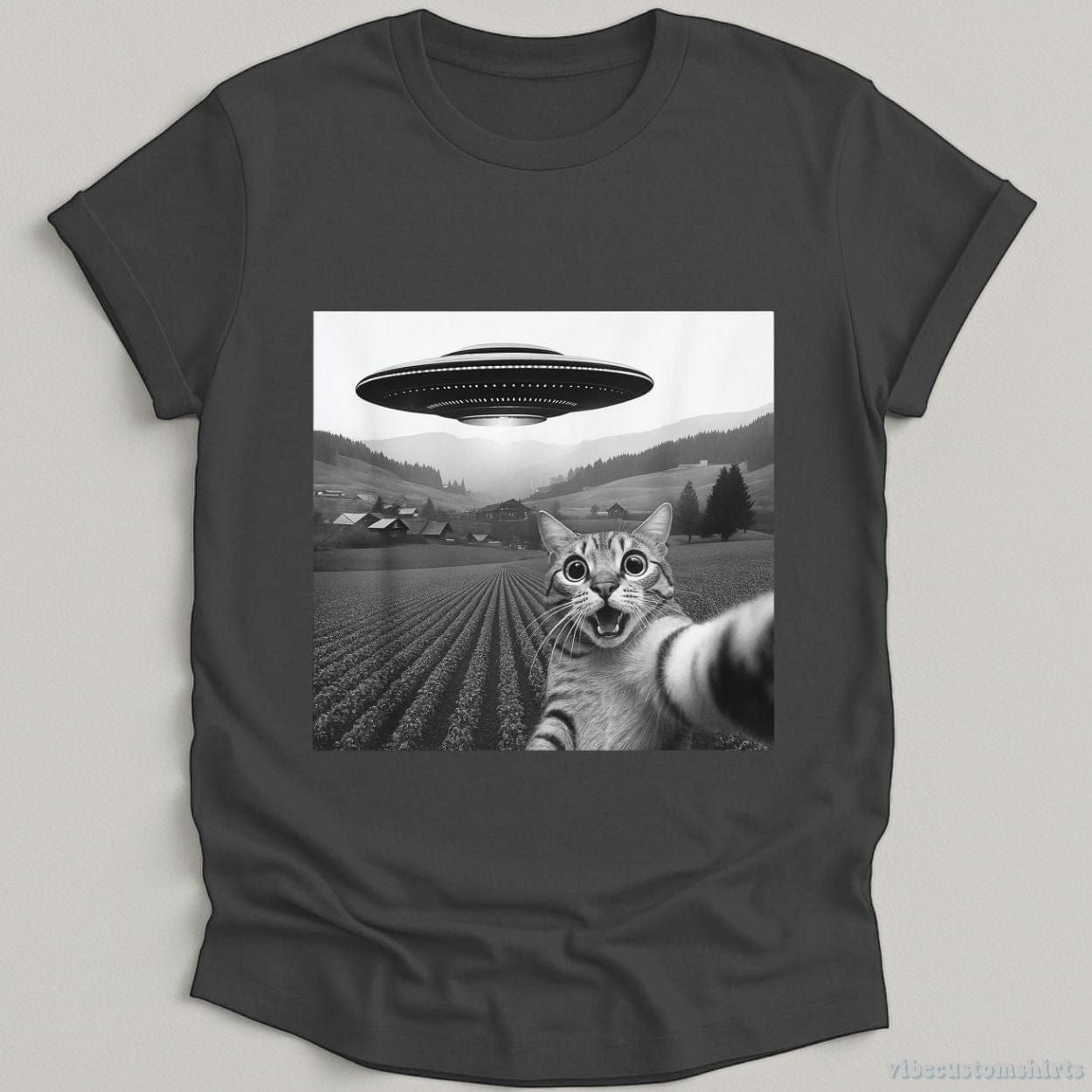 Cat Selfie With UFO Shirt product image 2